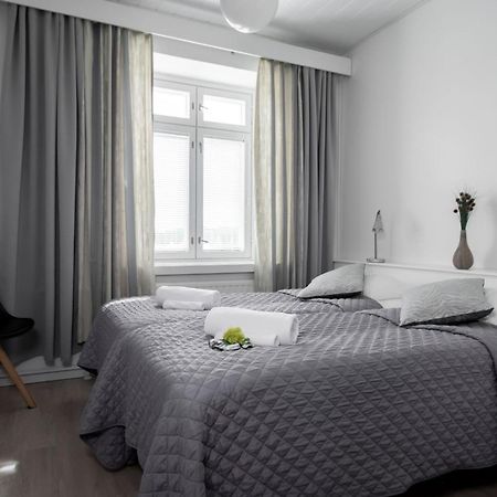 Ik Hotel & Camping Кеуруу Стая снимка