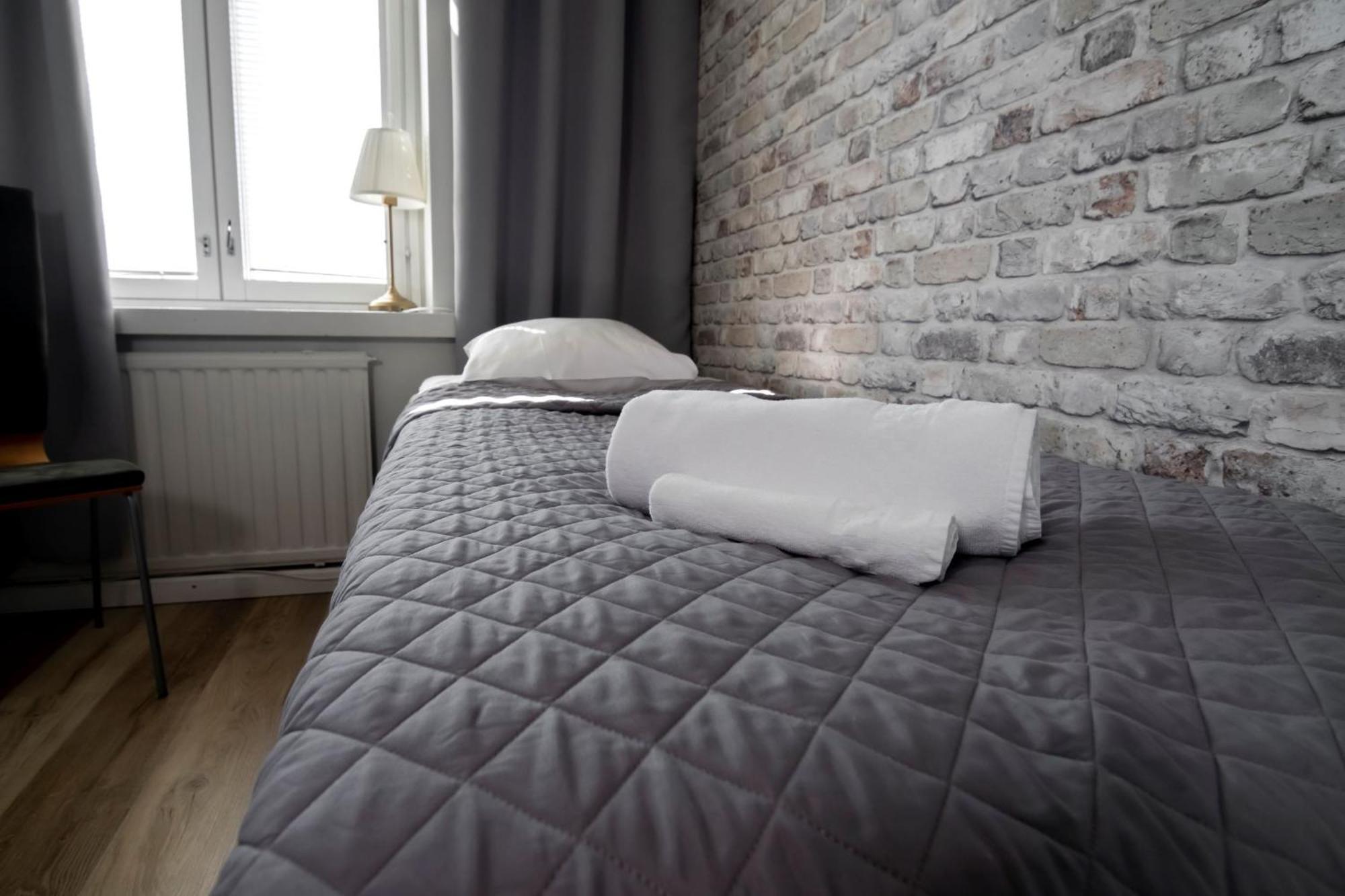 Ik Hotel & Camping Кеуруу Стая снимка