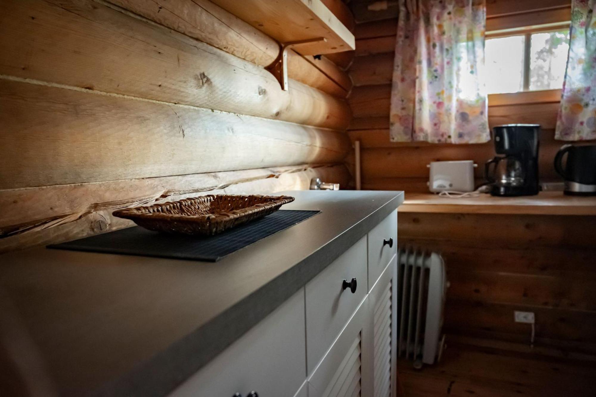Ik Hotel & Camping Кеуруу Стая снимка