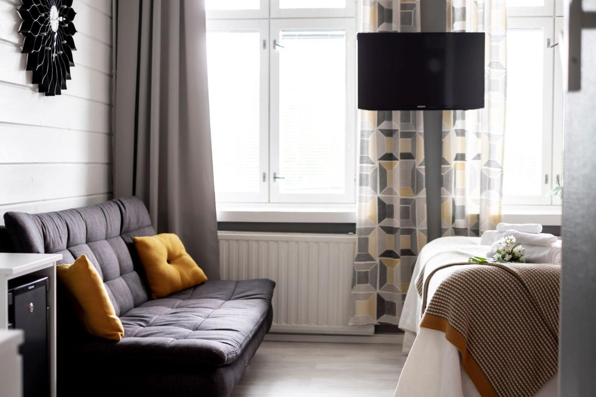 Ik Hotel & Camping Кеуруу Стая снимка