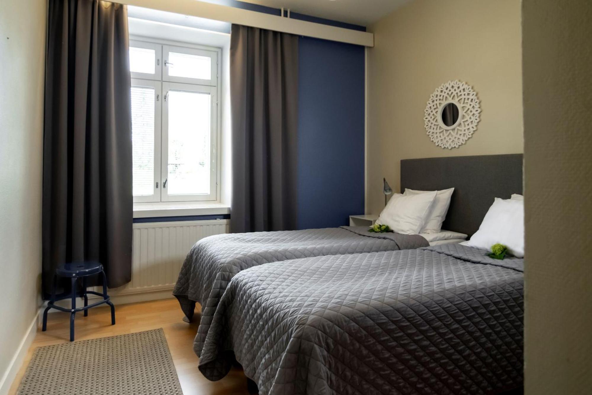 Ik Hotel & Camping Кеуруу Стая снимка