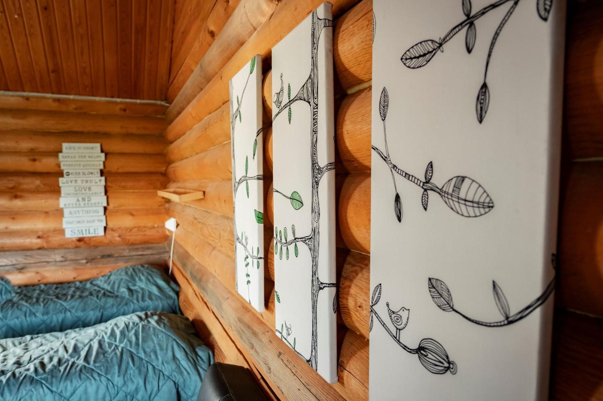 Ik Hotel & Camping Кеуруу Стая снимка