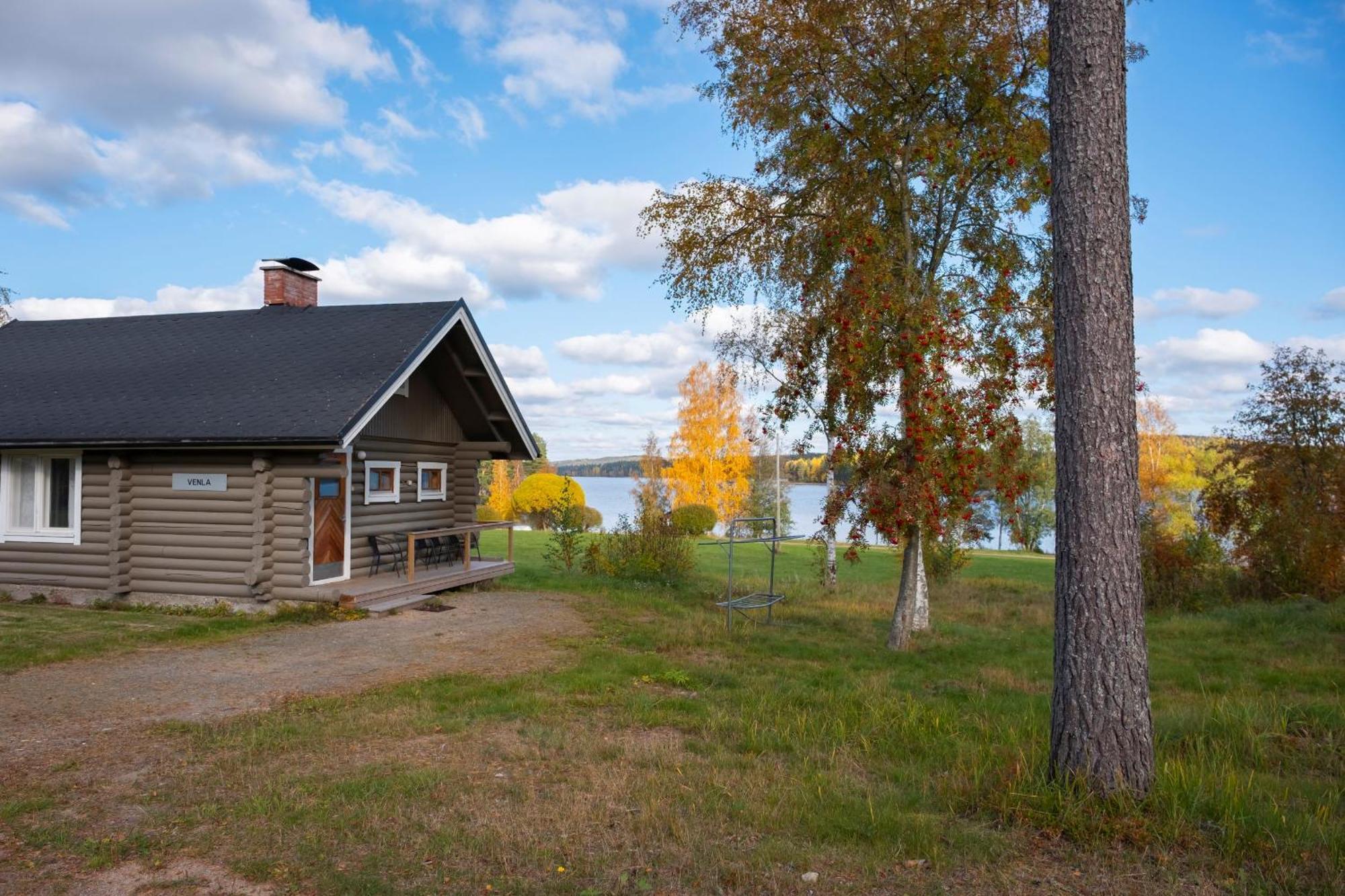 Ik Hotel & Camping Кеуруу Стая снимка