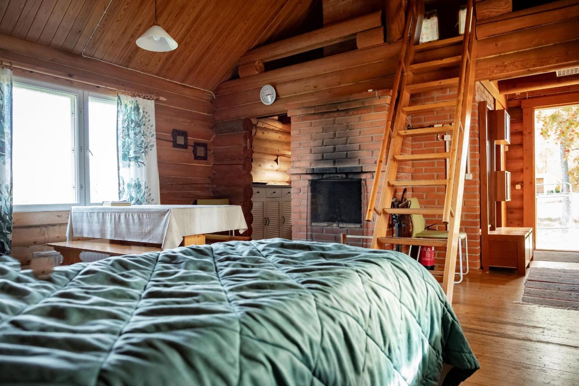 Ik Hotel & Camping Кеуруу Стая снимка