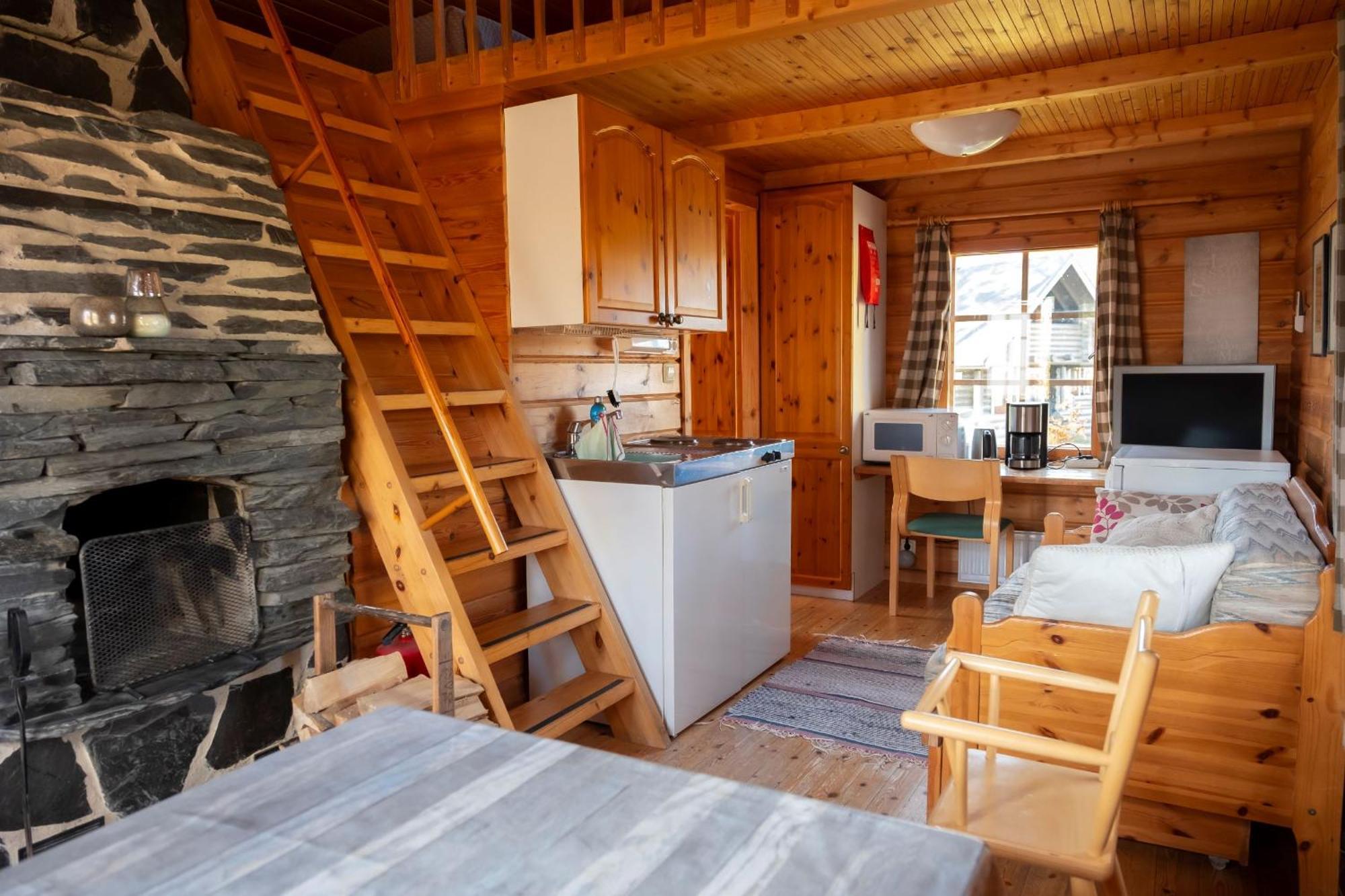 Ik Hotel & Camping Кеуруу Стая снимка