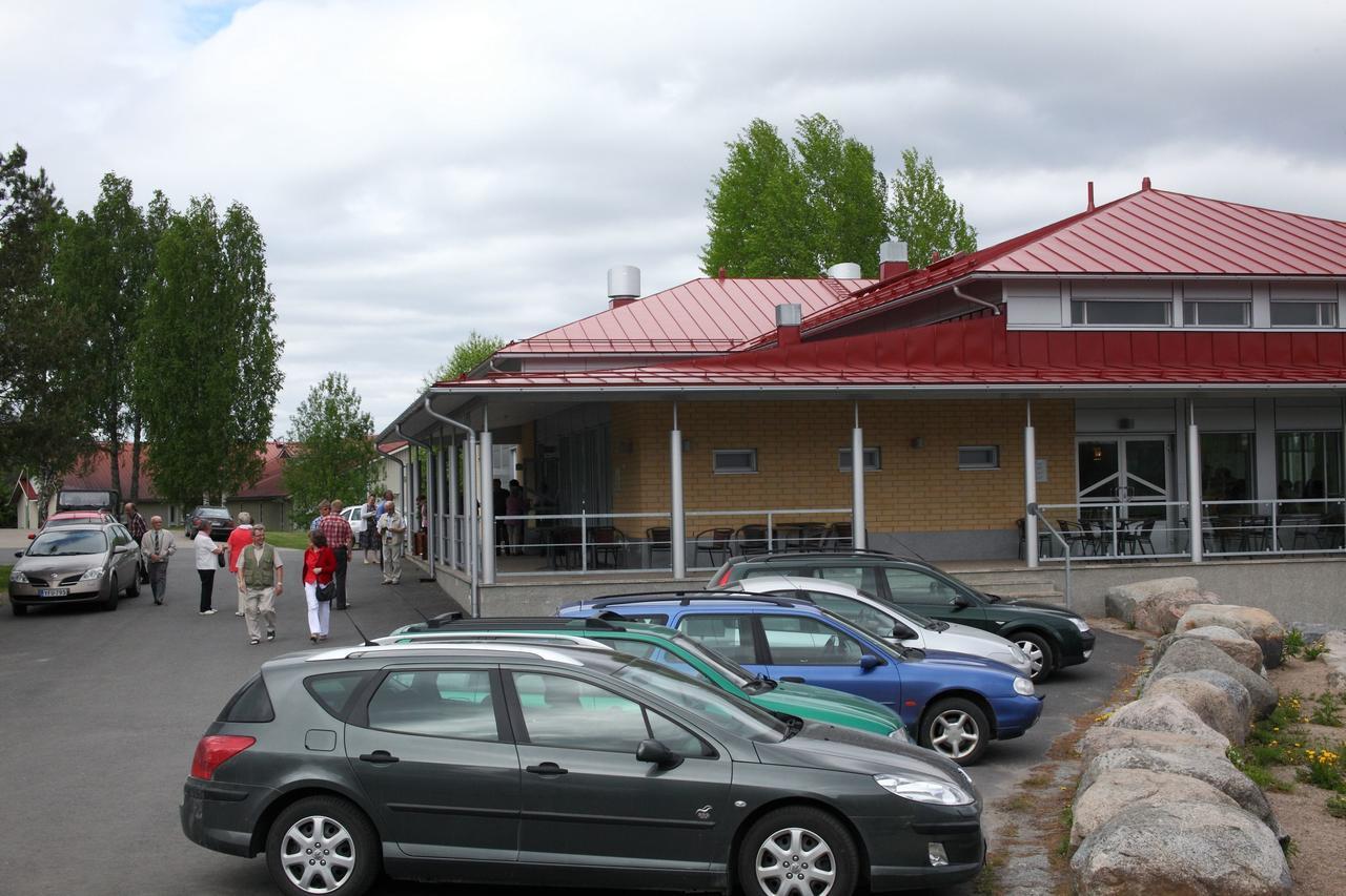 Ik Hotel & Camping Кеуруу Екстериор снимка